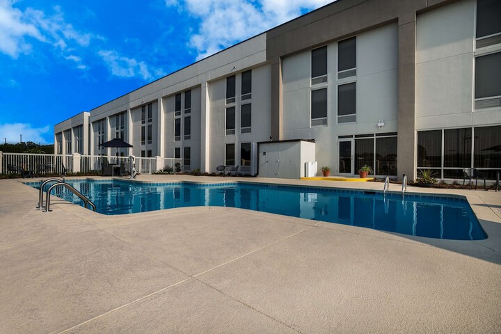 Pool 6 of 33