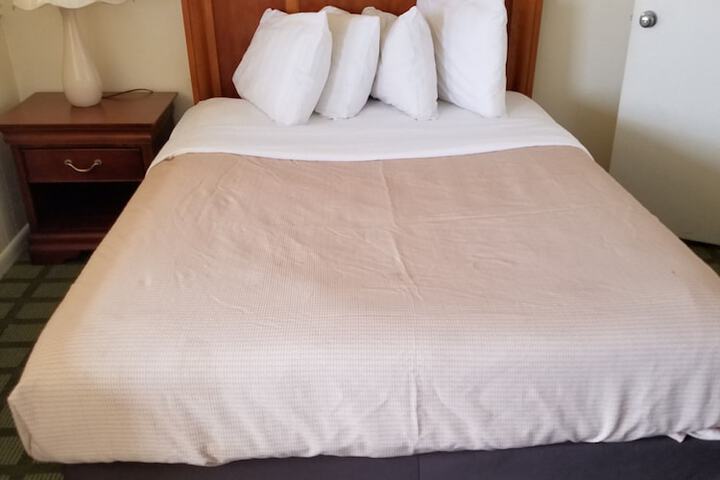Room 25 of 48