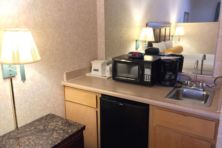 Room 8 of 27