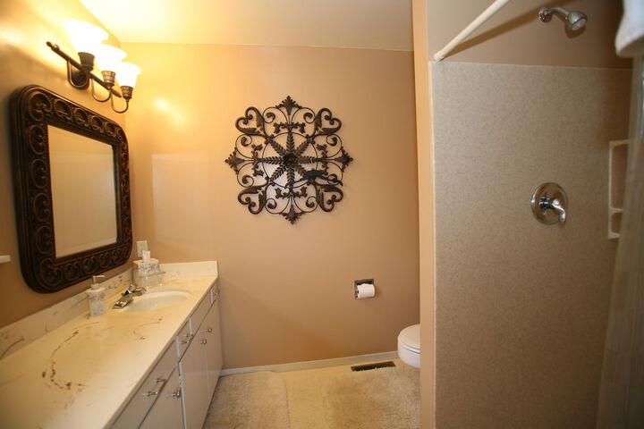 Room 7 of 19