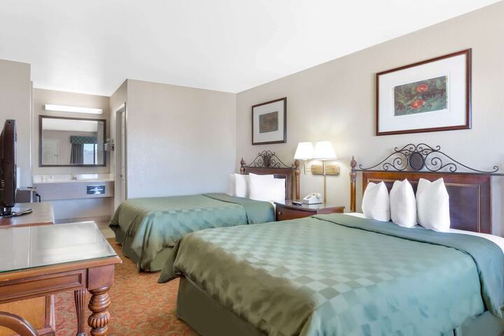 Room 8 of 19