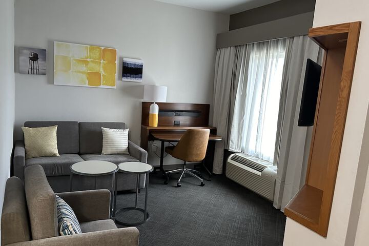 Room 27 of 53