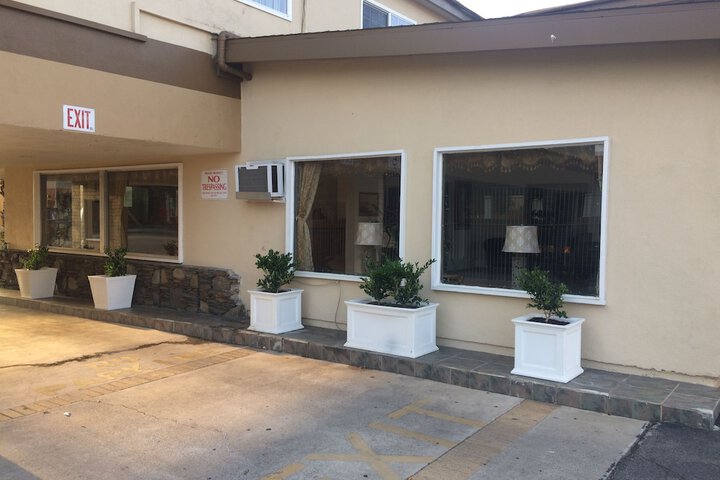 Hotel 10 of 72