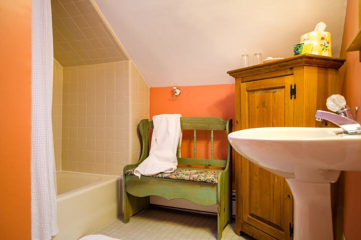 Carisbrooke Inn