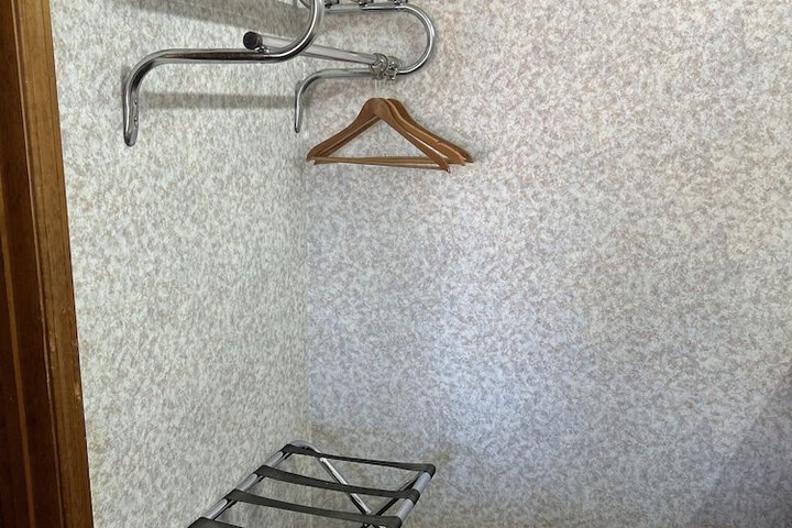 Room 40 of 51