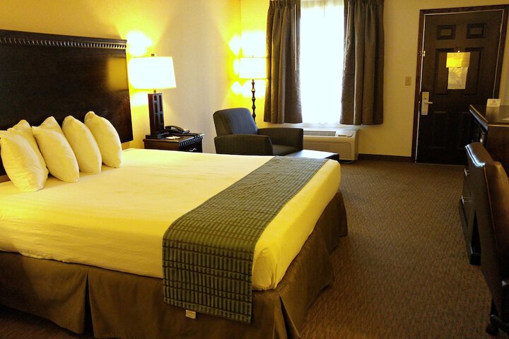 Room 10 of 14
