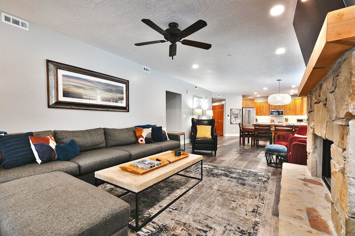 Town Pointe B101 3 Bedroom Condo by RedAwning
