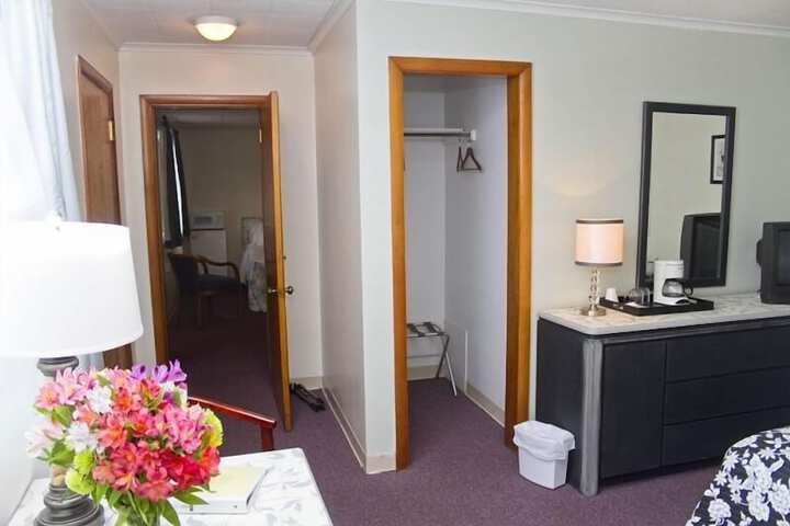 Room 21 of 44