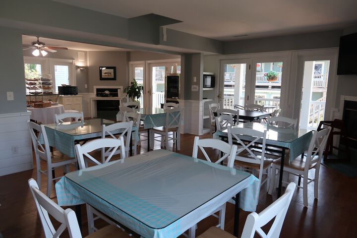 The Inn at Corolla Light