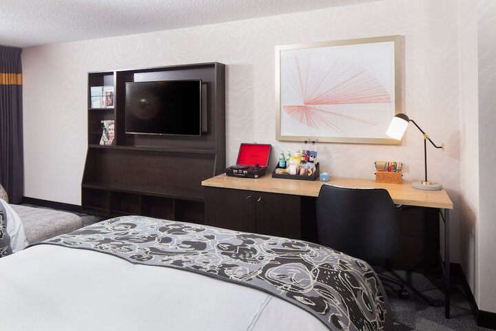 Room 38 of 74