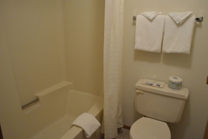 Room 12 of 28