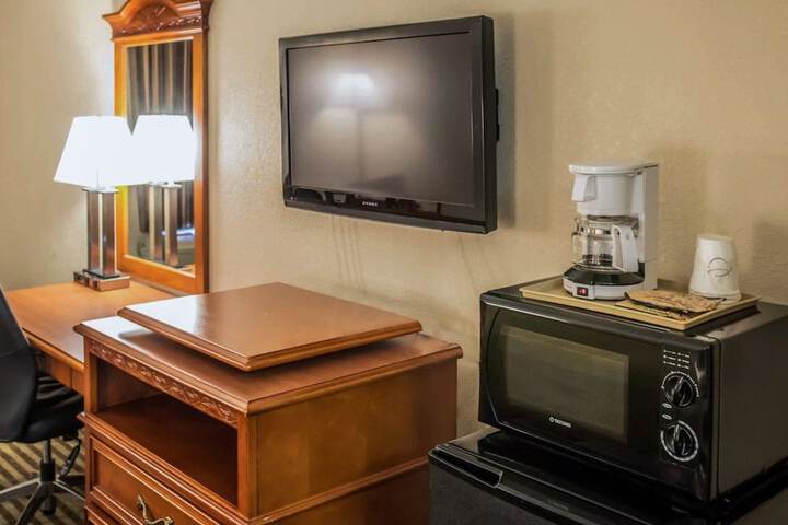 Room 21 of 32
