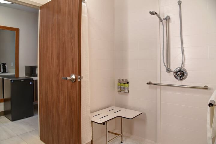 Holiday Inn Express & Suites Ottawa by IHG