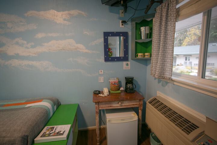 Room 170 of 236