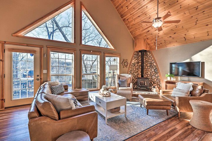 Pet-friendly Grand Lake House w / Dock & Kayaks!