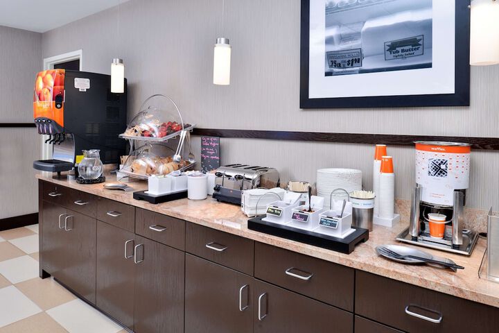 Breakfast/Coffee Service 34 of 41
