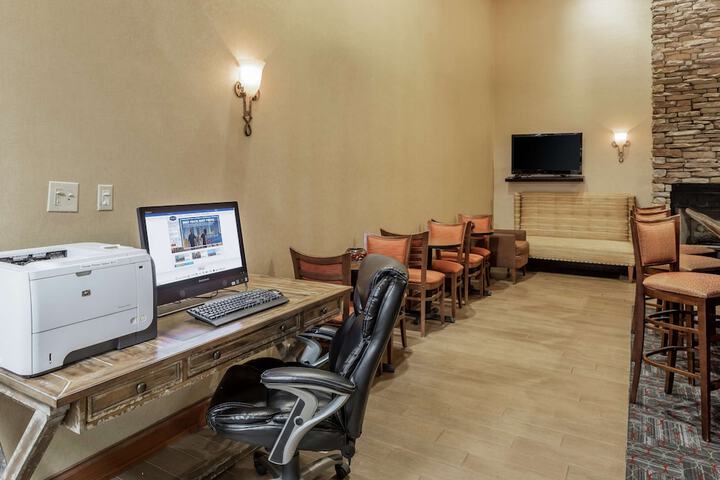 Business Center 38 of 38