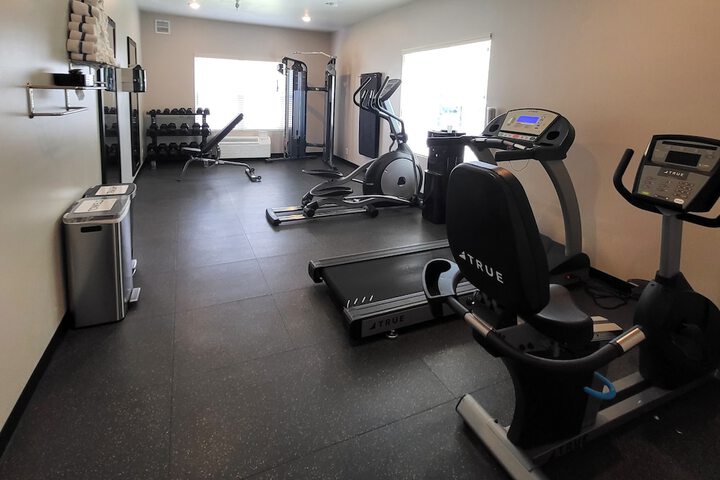Country Inn & Suites by Radisson Forest Lake, MN