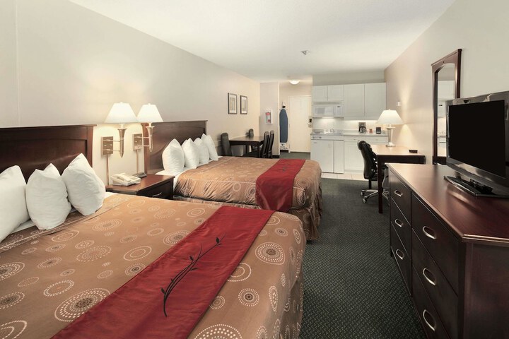 Room 5 of 17