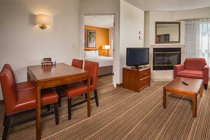 Room 14 of 34