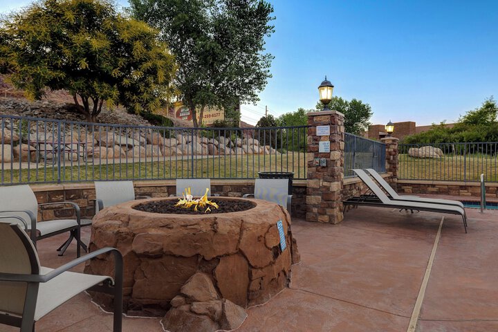 Holiday Inn Express & Suites Moab by IHG