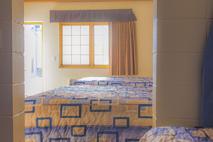 Room 4 of 15