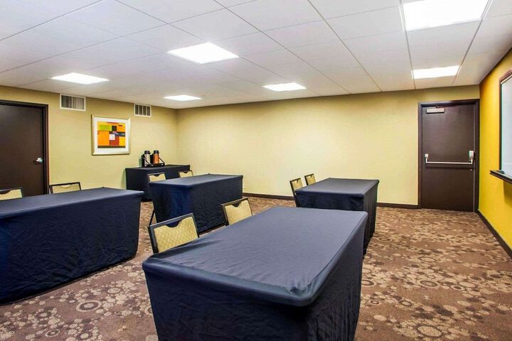 Quality Inn & Suites Peoria North