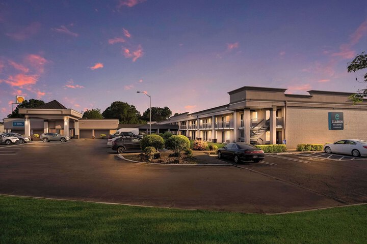 Hotel 3 of 65