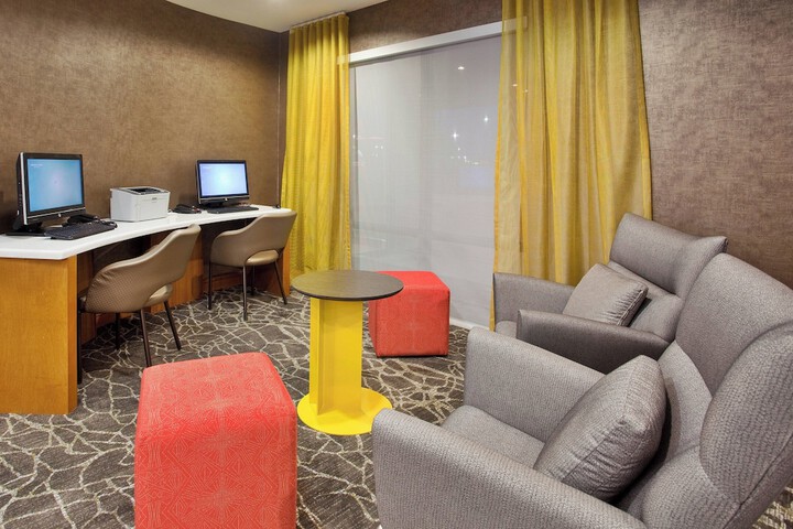 Business Center 21 of 21