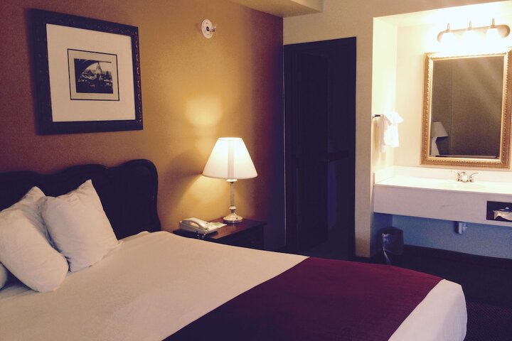 Room 16 of 48