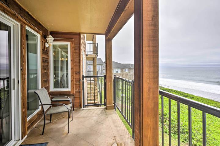 Beachfront Condo w / Patio & Views - Walk to Shore!