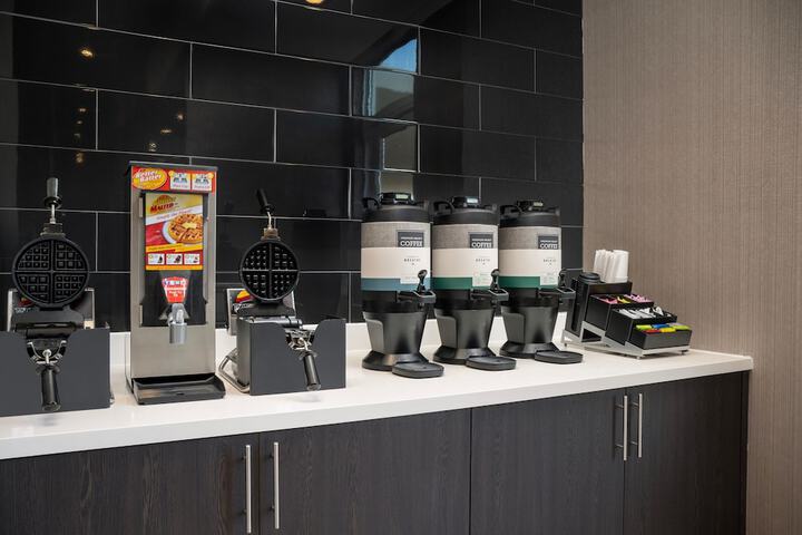 Breakfast/Coffee Service 31 of 33