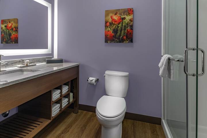 Room 10 of 33