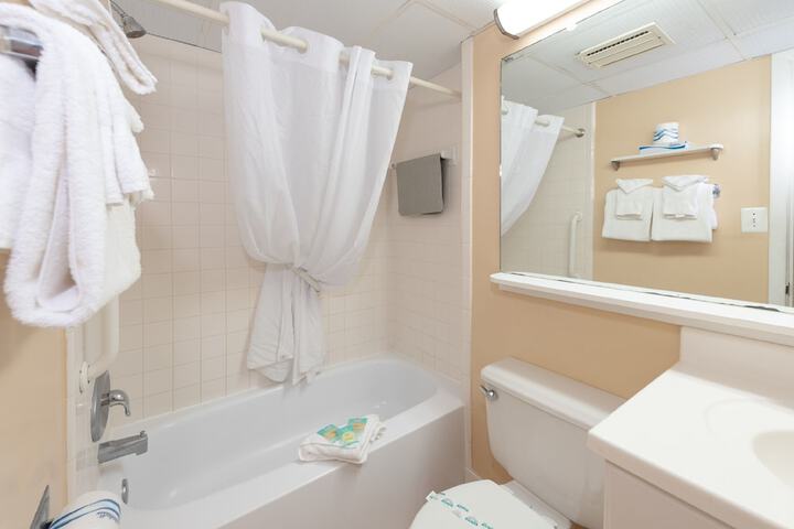 Room 13 of 26