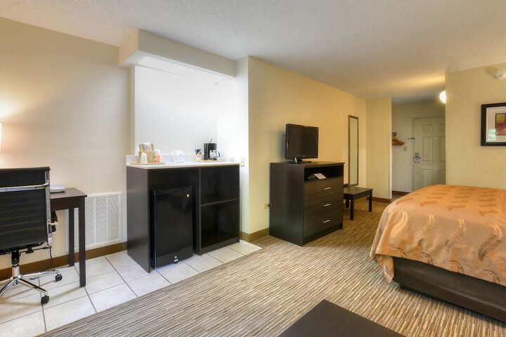 Room 19 of 34