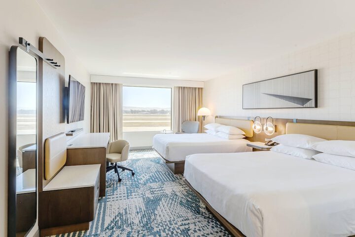 Radisson Hotel Santa Maria