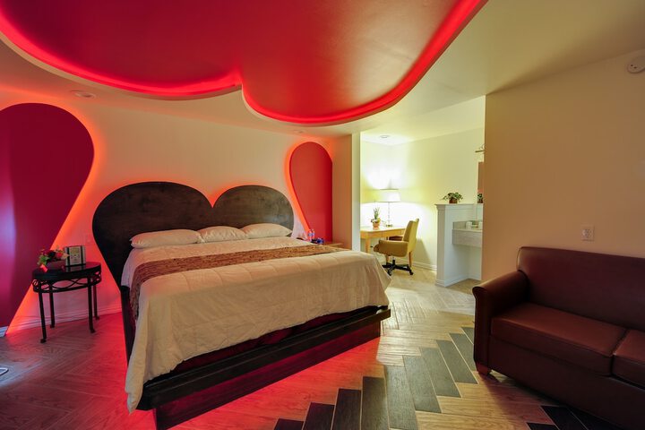 Room 6 of 33