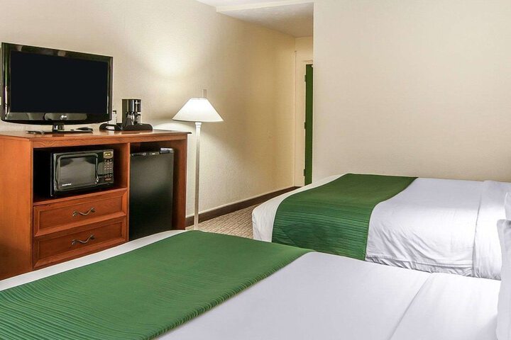 Room 14 of 37