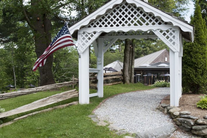 Summit Lodge