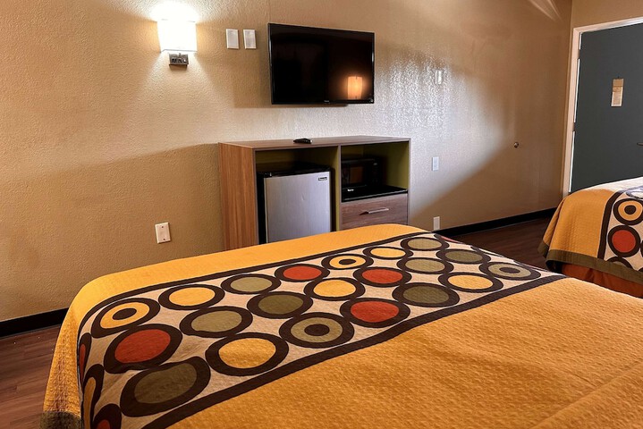 Room 19 of 62