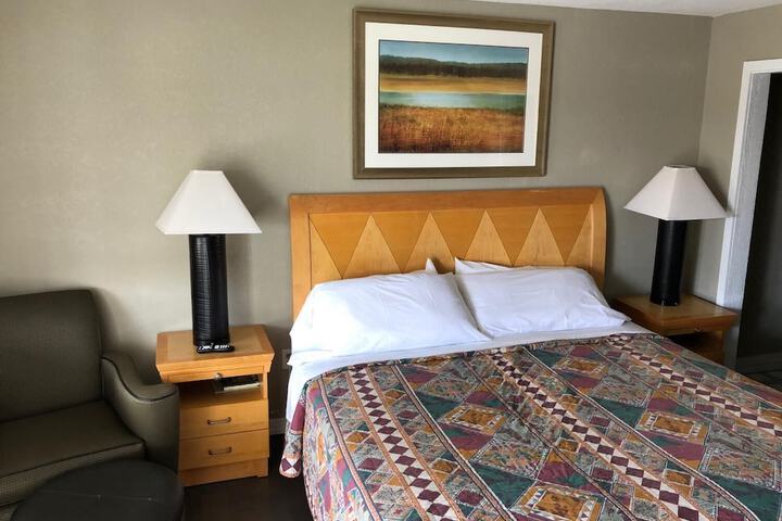 Room 28 of 37