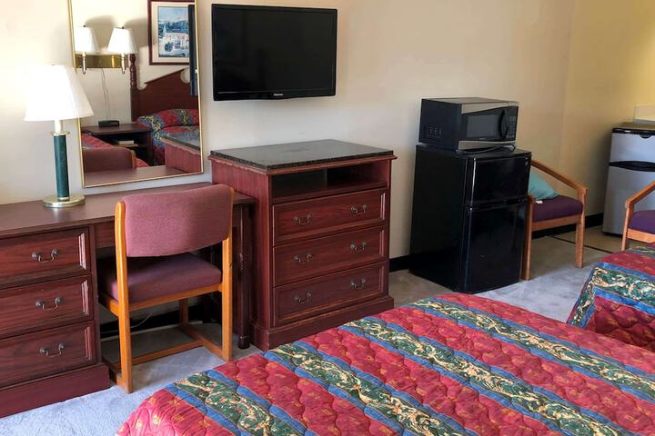 Room 8 of 9