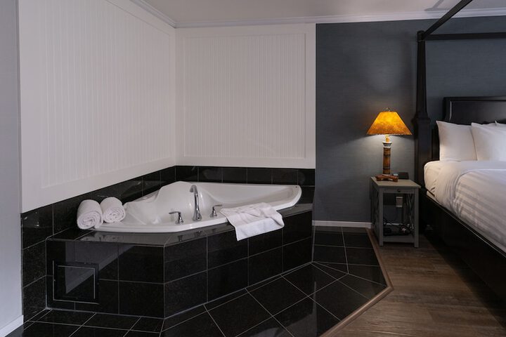 Room 15 of 31
