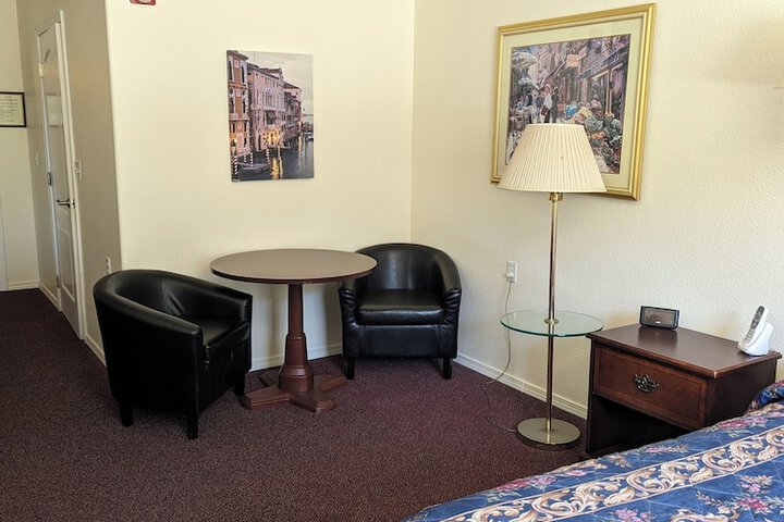 Room 5 of 22