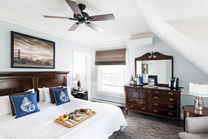 Crowne Pointe Historic Inn & Spa - Adults Only