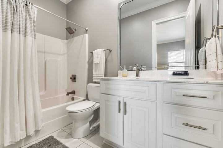 Downtown Bay St. Louis Condo - Walk to Beach!