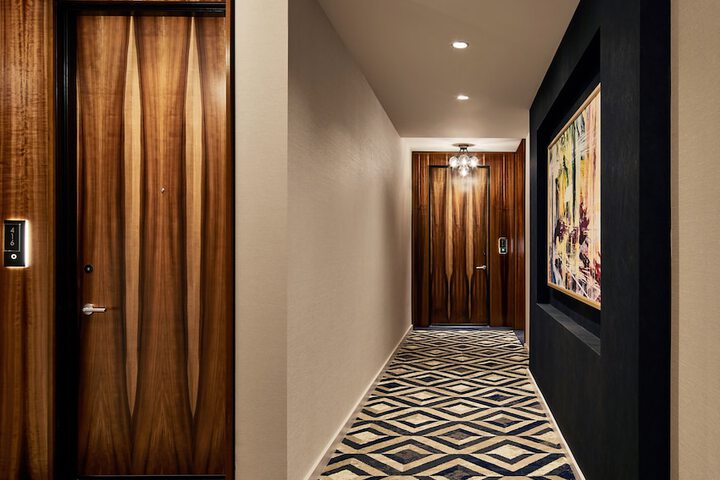Ballroom/Hall 42 of 43