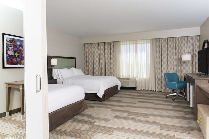 Room 9 of 28