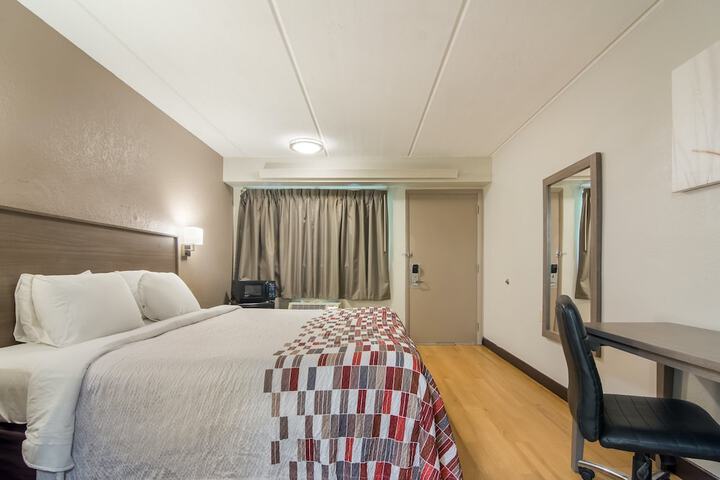 Room 16 of 35