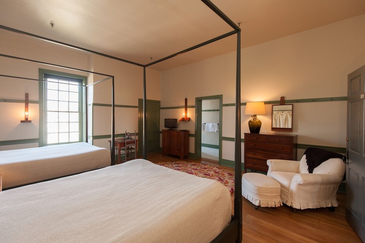 Room 10 of 72